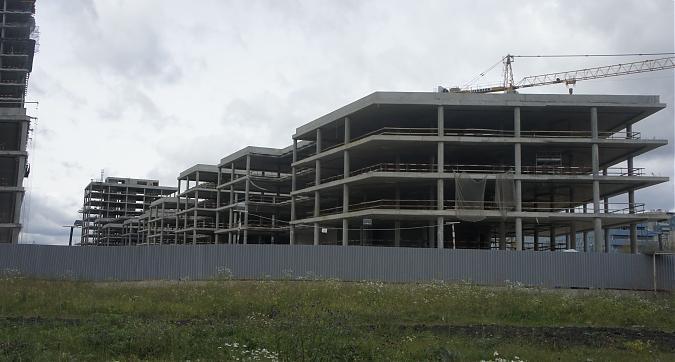 Строящийся офисный комплекс рядом с  ЖК Алия, вид с Волоколамского пр-да, фото 1 Квартирный контроль