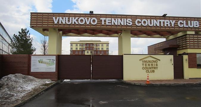 ЖК VNUKOVO TENNIS COUNTRY CLUB (SPORT VILLAGE), вид на комплекс с ул. Луговая, фото - 2 Квартирный контроль