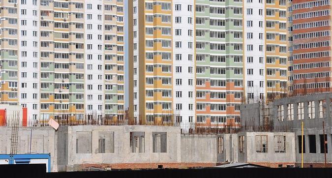 ЖК Центр 2, школа, монтаж 2-го этажа, вид с проспекта Героев, фото 2 Квартирный контроль
