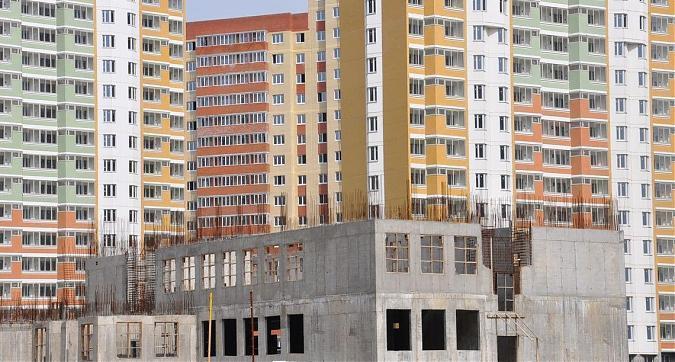 ЖК Центр 2, школа, монтаж 2-го этажа, вид с проспекта Героев, фото 3 Квартирный контроль