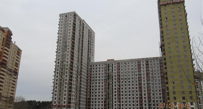 ЖК Оранж парк, 5-й корпус, вид с улицы Строителей, фото 2 Квартирный контроль