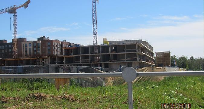 ЖК Медовая долина, 5-й корпус - вид с улицы Свободы, фото 3 Квартирный контроль