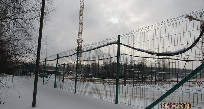 ЖК Кленовые аллеи, 1-й корпус, котлованные работы - вид с Калужского шоссе, фото 3 Квартирный контроль