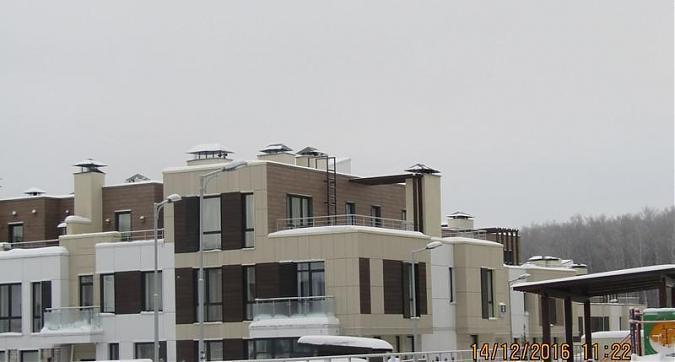 ЖК Загородный квартал - вид на таунхаусы с территории посёлка Квартирный контроль