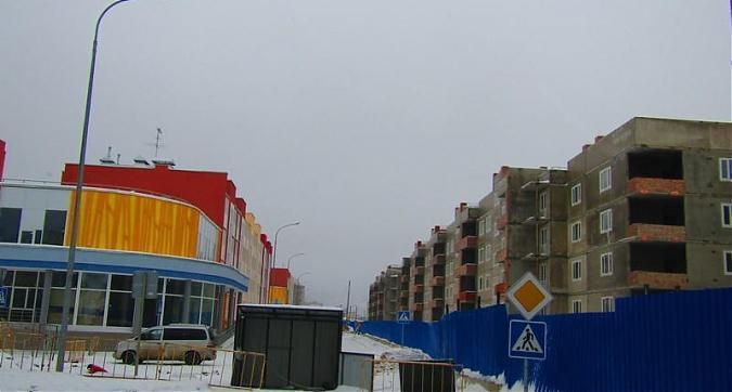 ЖК Нахабино Ясное - вид на построенные корпуса 41 и 43 и строительную площадку со стороны Садовой улицы Квартирный контроль