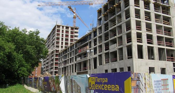 ЖК Петра Алексеева, 12А - строительство 3-го корпуса, вид с Рябиновой улицы Квартирный контроль