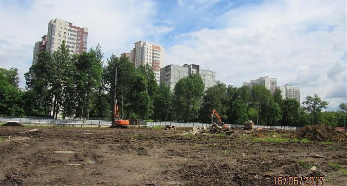 ЖК Фестиваль Парк, подготовка территории к строительным работам - вид с Фестивальной улицы Квартирный контроль