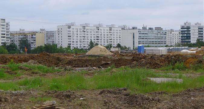 ЖК на ул. Ясеневая, вл. 14 - подготовка строительной площадки, вид с улицы Ясеневая Квартирный контроль