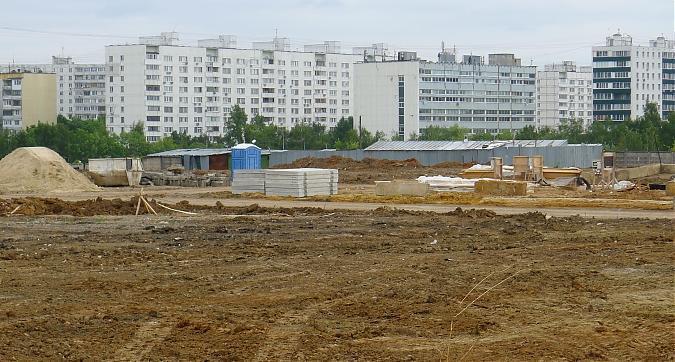 ЖК на ул. Ясеневая, вл. 14 - подготовка строительной площадки, вид с улицы Ясеневая Квартирный контроль