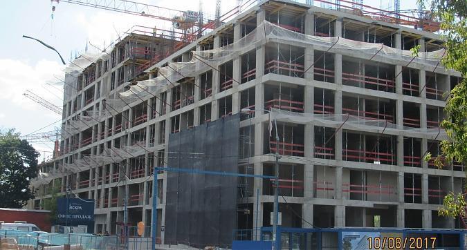 ЖК Искра Парк - монолитные работы на уровне 7-го этажа, вид с улицы Маршала Шапошникова Квартирный контроль