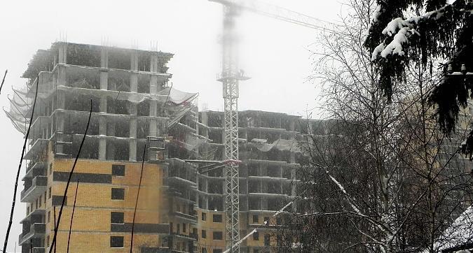 ЖК "Экоград на Микояна" - вид со стороны ул. Манометр, 2-й корпус, ведутся работы на уровне 15 этажа Квартирный контроль
