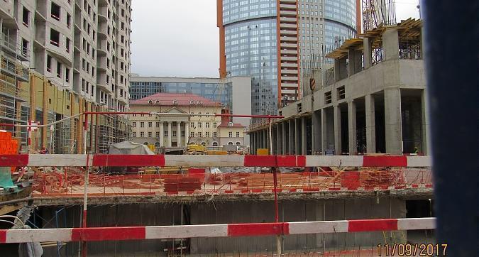 ЖК Царская площадь, Петровский корпус - монолитные работы 4-го этажа, вид со двора, фото 2 Квартирный контроль