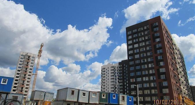 ЖК Москва А101, 21-й и 19-й корпус, вид с улицы Липовый парк, фото 2 Квартирный контроль