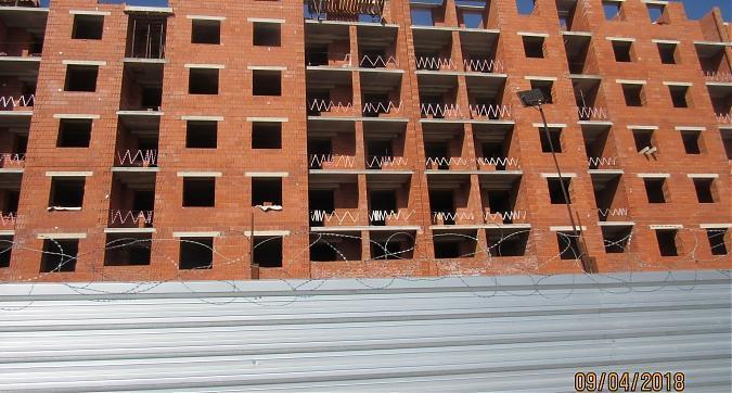 ЖК Томилино, 10-й корпус, возведение наружных стен - вид с Колхозной улицы, фото 2 Квартирный контроль
