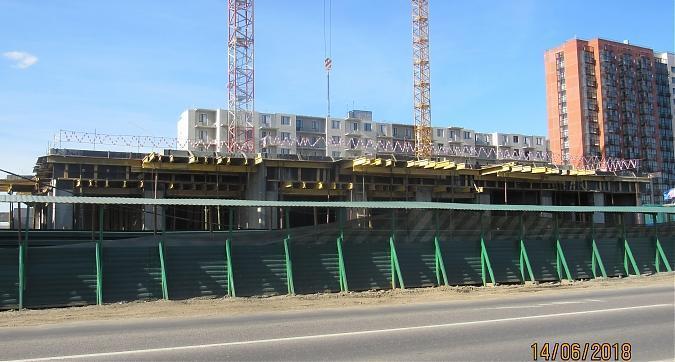 ЖК Позитив, 1-й корпус - монолитные работы, вид с улицы Родниковая, фото 1 Квартирный контроль