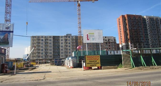 ЖК Позитив, 2-й корпус - монолитные работы, вид с улицы Родниковая, фото 1 Квартирный контроль