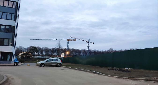 ЖК Микрогород "В лесу", вид на строительство третьей очереди с ул. Знаменской, фото 6 Квартирный контроль