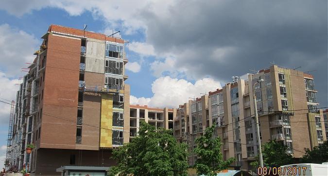 ЖК Ландыши (Комплекс апартаментов Ландыши) - вид со двора на секции А и Б Квартирный контроль