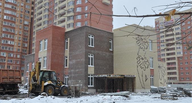 Обустройство территории перед домом № 36 в ЖК Гагаринский Квартирный контроль