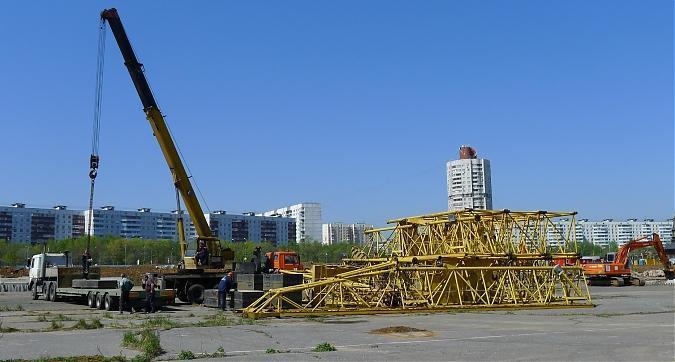ЖК Орехово-Борисово - разгрузка и подготовка к монтажу башенного крана Квартирный контроль