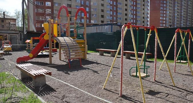Детская площадка рядом с домом №3б в ЖК Гагаринский Квартирный контроль