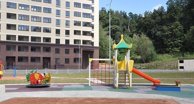 Детская площадка на территории жилого комплекса Битцевские холмы Квартирный контроль
