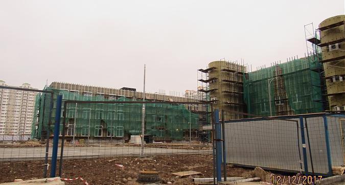 ЖК Первый Московский, школа на территории жилого комплекса, вид с улицы Атласова, фото 4 Квартирный контроль