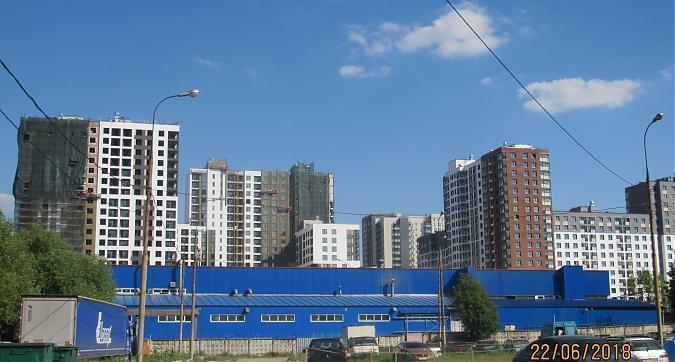 ЖК Гринада, корпуса 5 и 2 - вид с Феодосийской улицы Квартирный контроль