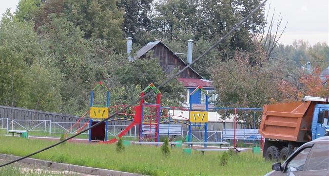 ЖК У Озера, детская площадка, вид с южной стороны, фото - 7 Квартирный контроль